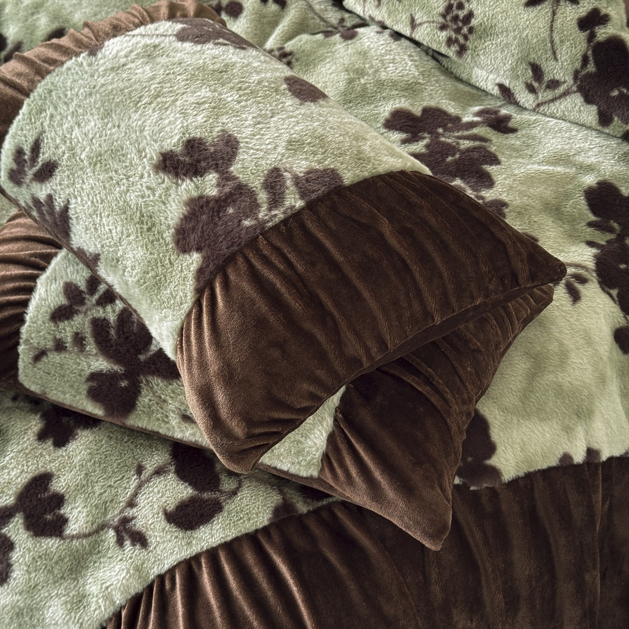 91家纺网 家纺一手货源 找家纺 新印象 2025新款复古法式兔毛绒保暖四件套 复古法式-莫兰朵