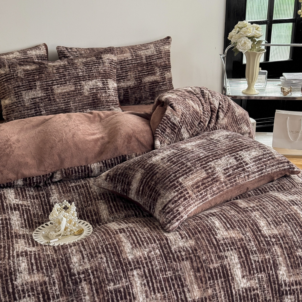 91家纺网 家纺一手货源 找家纺 新印象 2025新款美拉德系列兔毛绒保暖四件套 爱莎