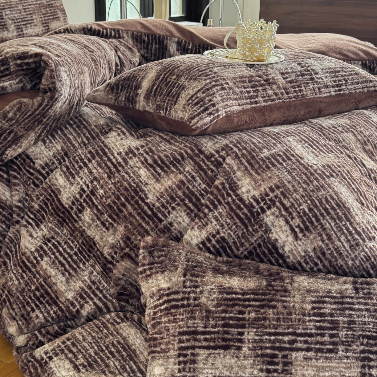 91家纺网 家纺一手货源 找家纺 新印象 2025新款美拉德系列兔毛绒保暖四件套 爱莎