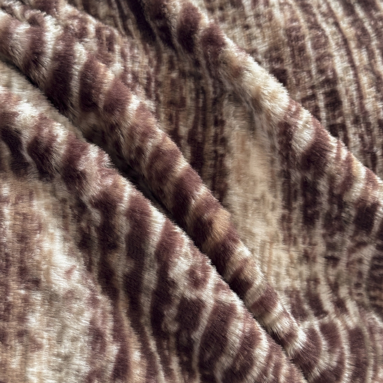 91家纺网 家纺一手货源 找家纺 新印象 2025新款美拉德系列兔毛绒保暖四件套 爱莎