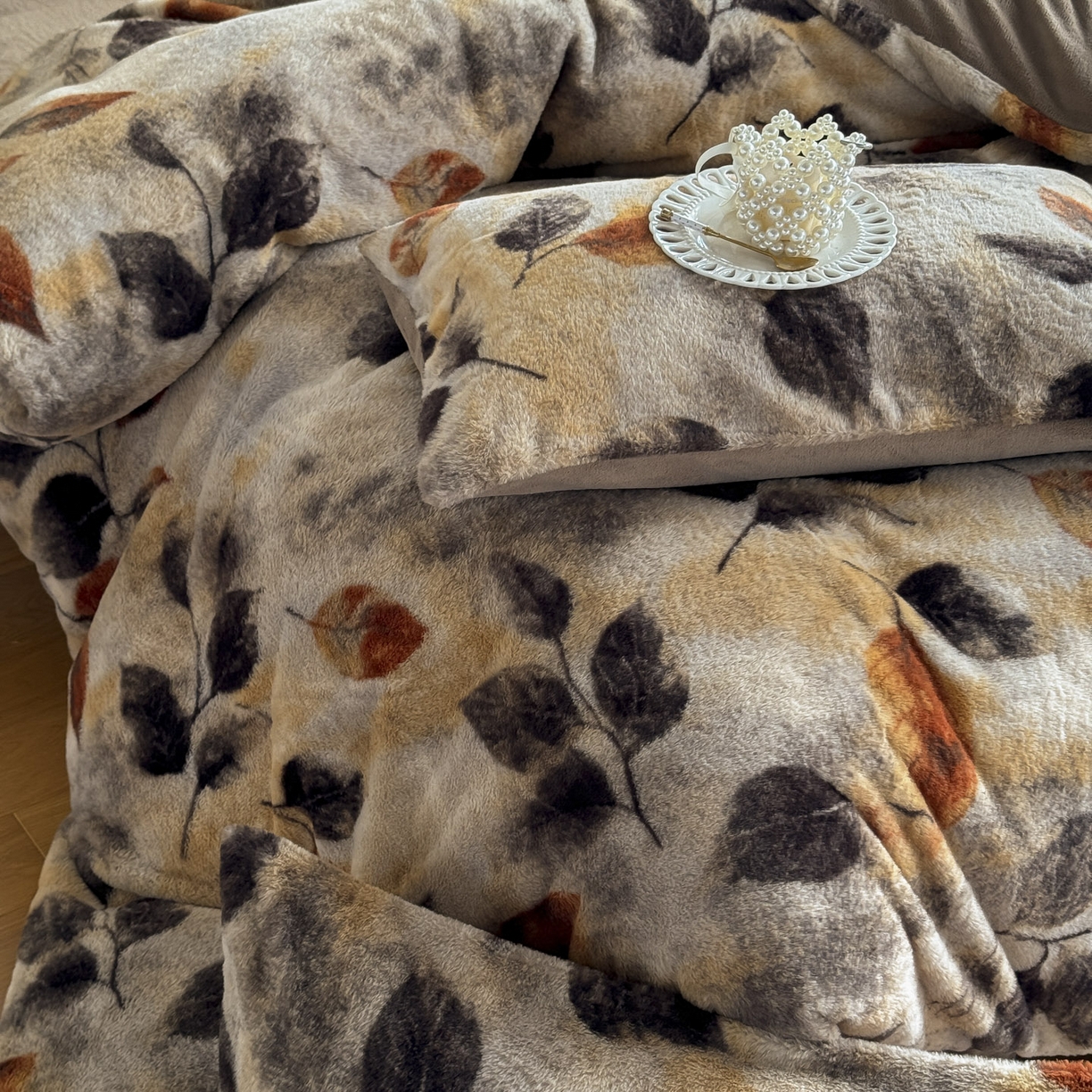 91家纺网 家纺一手货源 找家纺 新印象 2025新款美拉德系列兔毛绒保暖四件套 艾秋