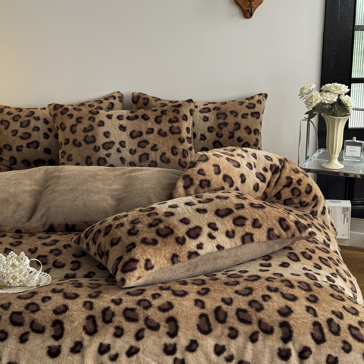 91家纺网 家纺一手货源 找家纺 新印象 2025新款美拉德系列兔毛绒保暖四件套 豹纹