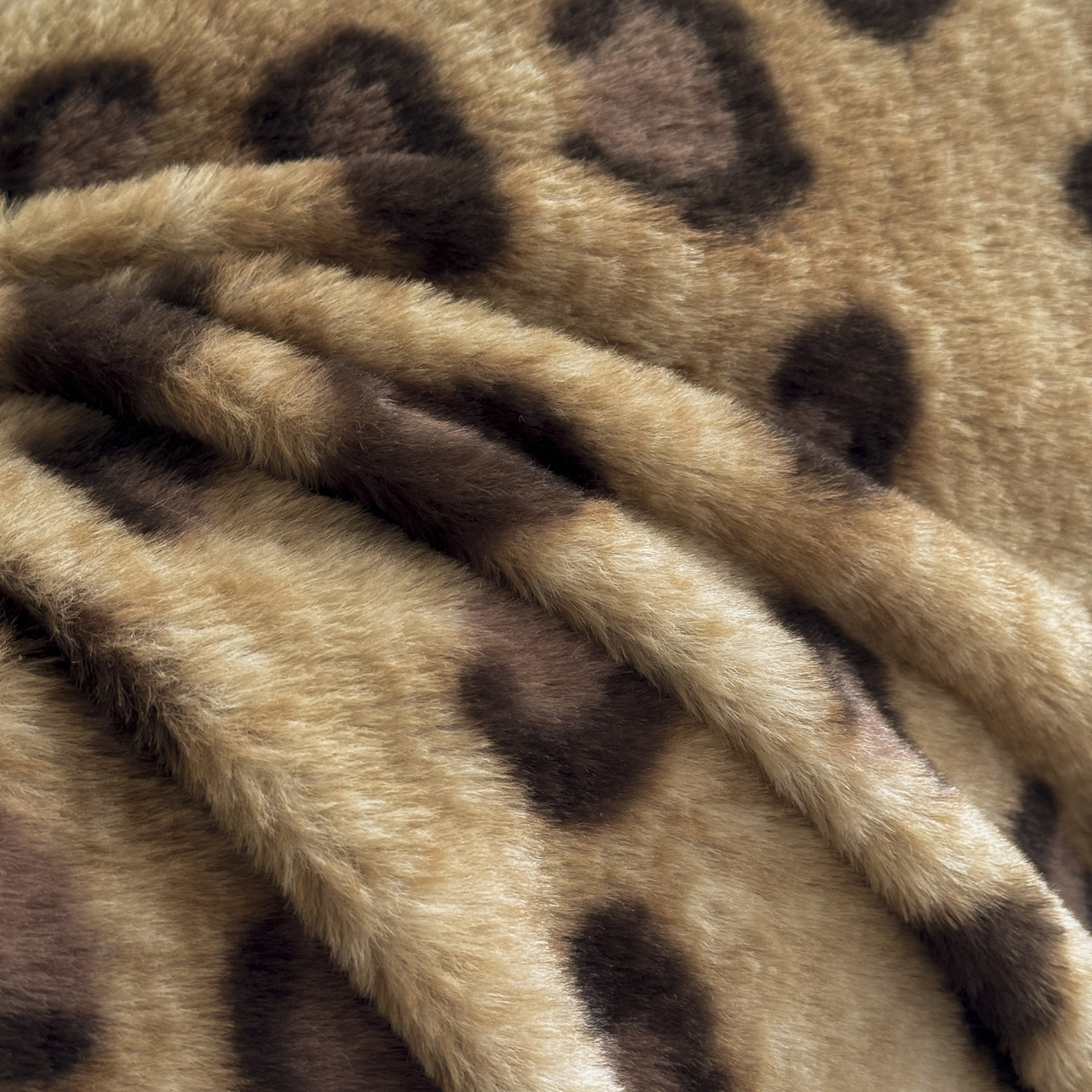 91家纺网 家纺一手货源 找家纺 新印象 2025新款美拉德系列兔毛绒保暖四件套 豹纹