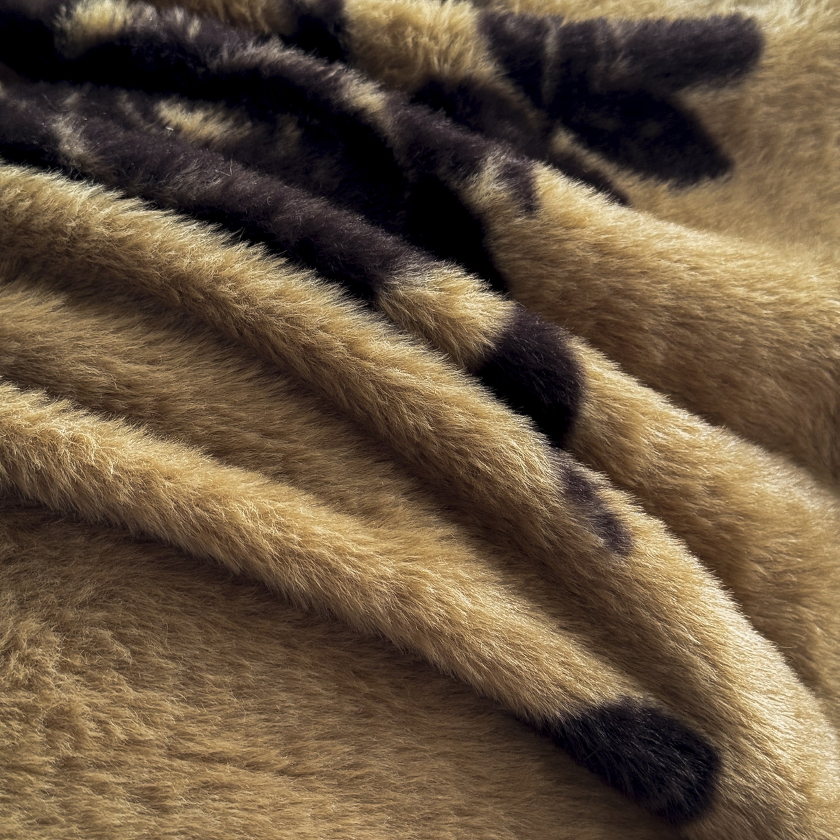 91家纺网 家纺一手货源 找家纺 新印象 2025新款美拉德系列兔毛绒保暖四件套 黛茜