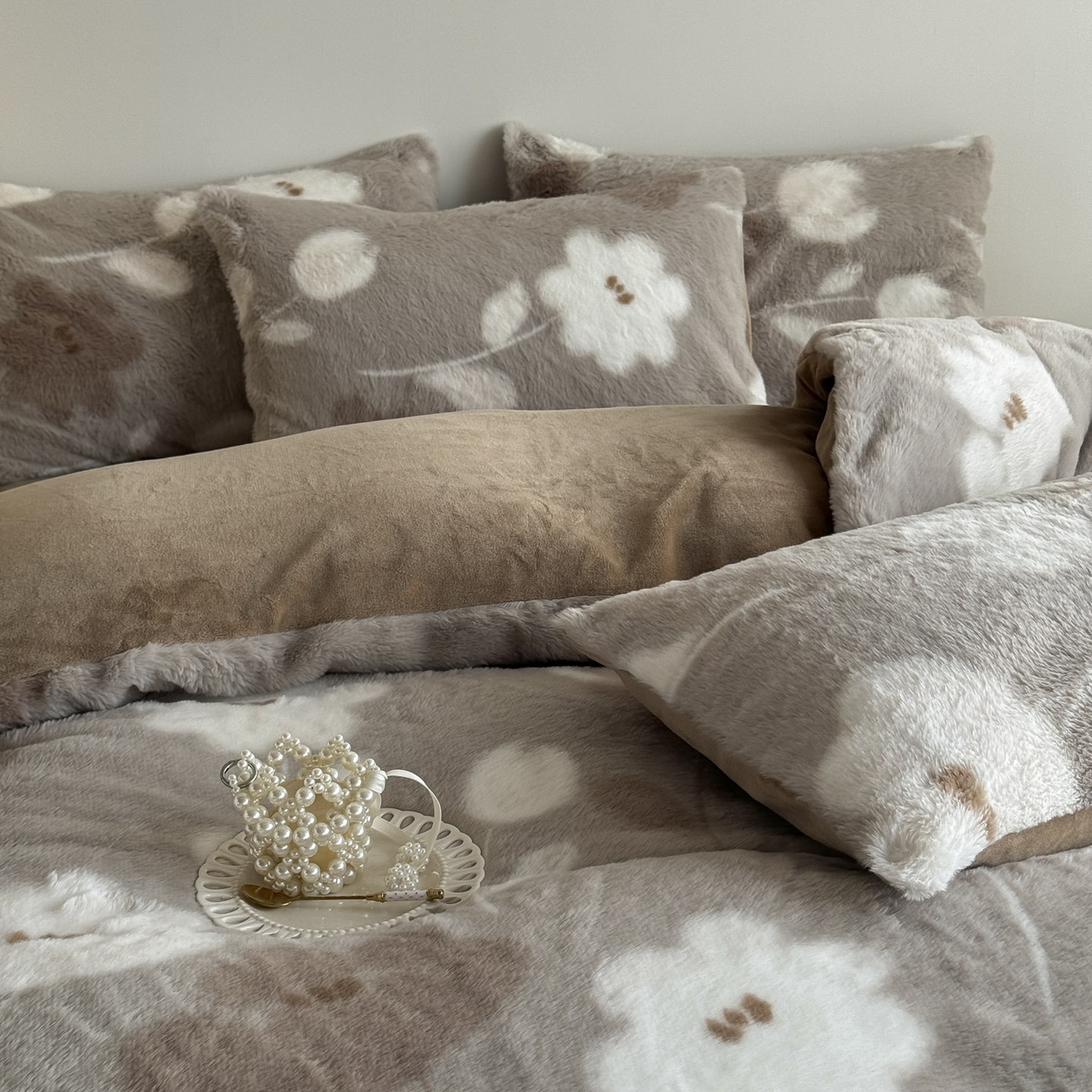 91家纺网 家纺一手货源 找家纺 新印象 2025新款美拉德系列兔毛绒保暖四件套 芙微