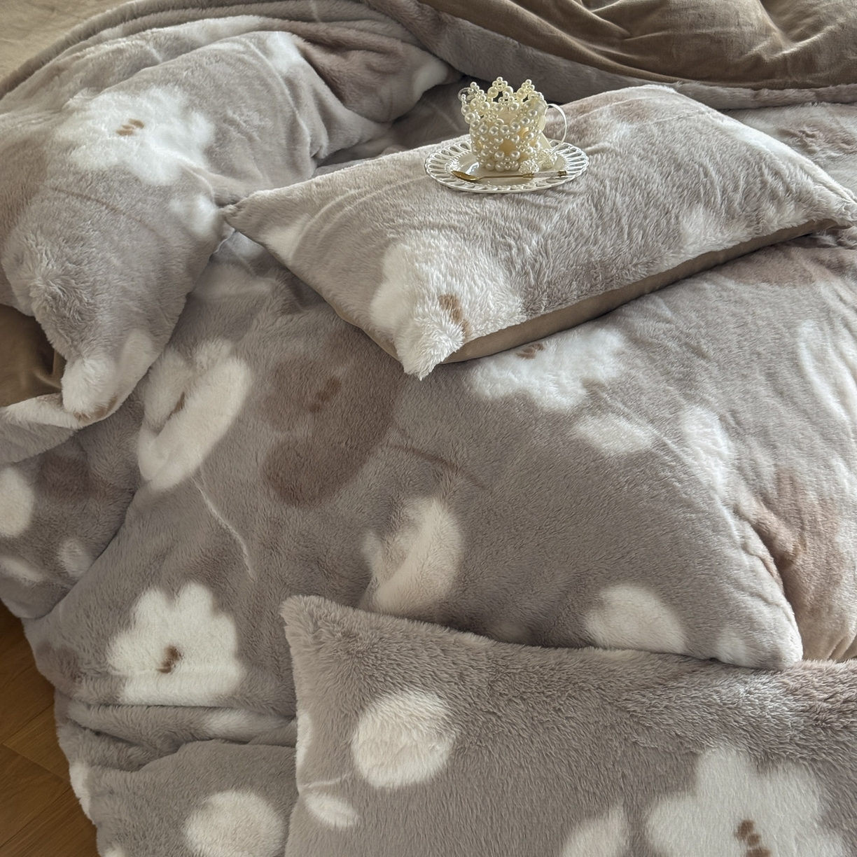 91家纺网 家纺一手货源 找家纺 新印象 2025新款美拉德系列兔毛绒保暖四件套 芙微