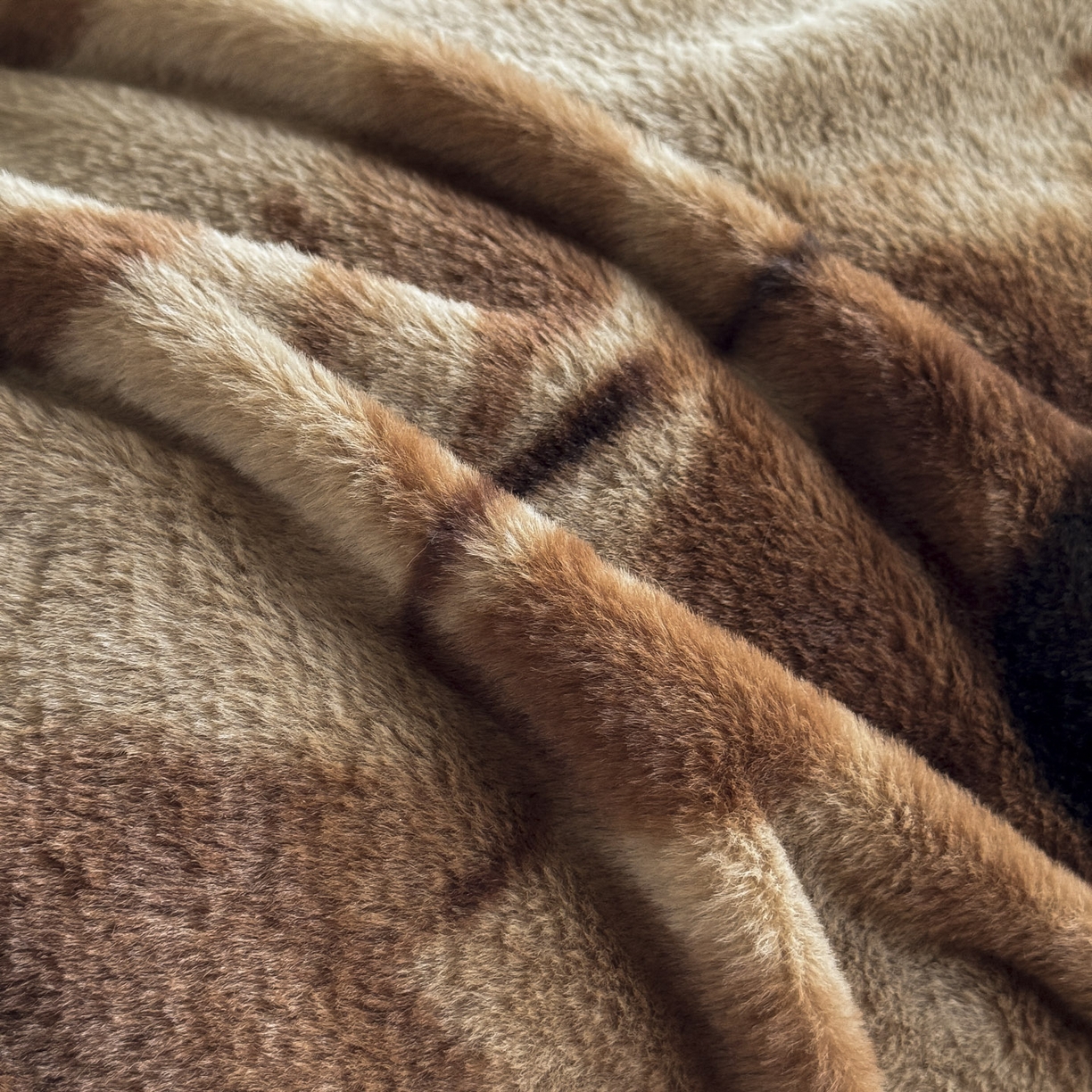 91家纺网 家纺一手货源 找家纺 新印象 2025新款美拉德系列兔毛绒保暖四件套 花优