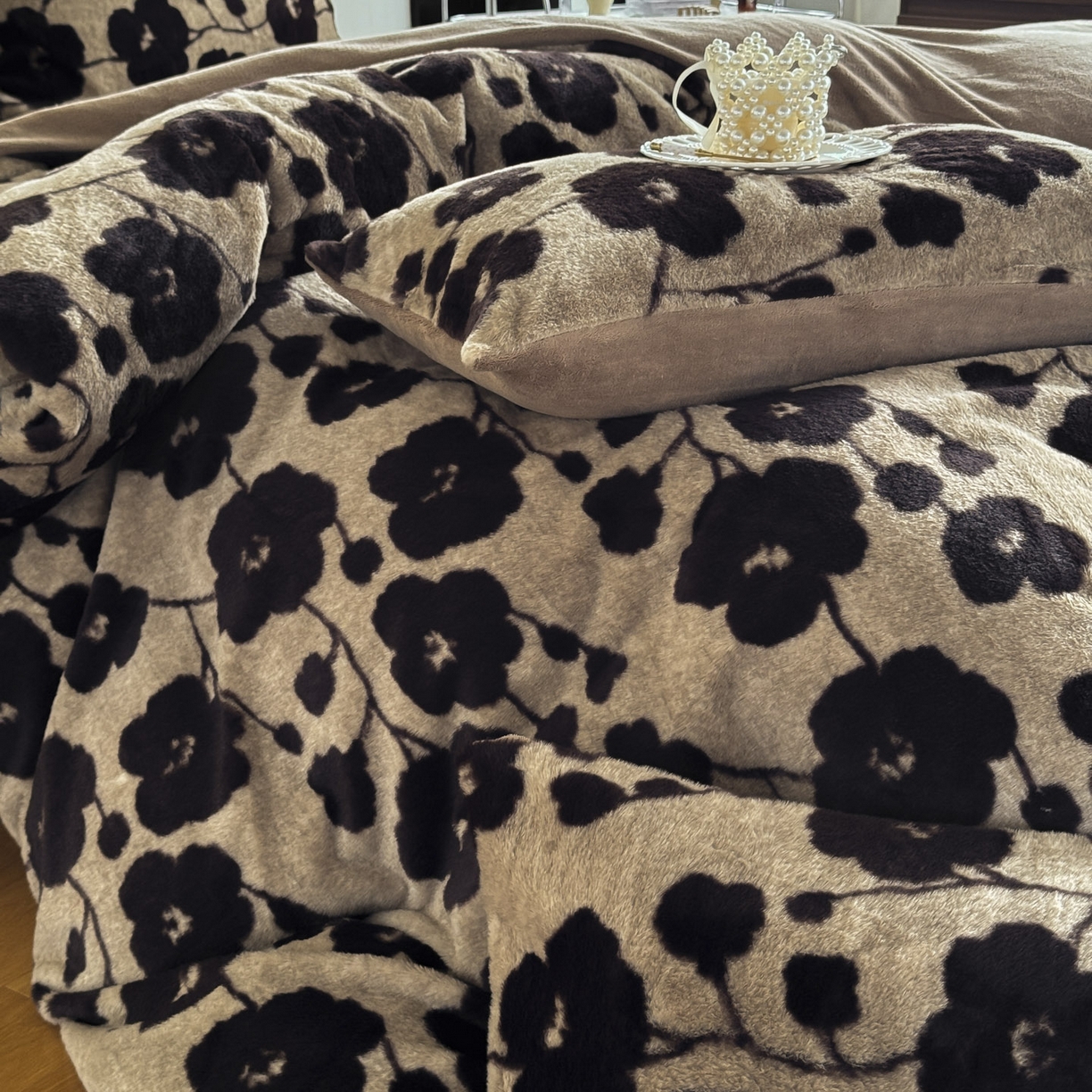 91家纺网 家纺一手货源 找家纺 新印象 2025新款美拉德系列兔毛绒保暖四件套 曼苏