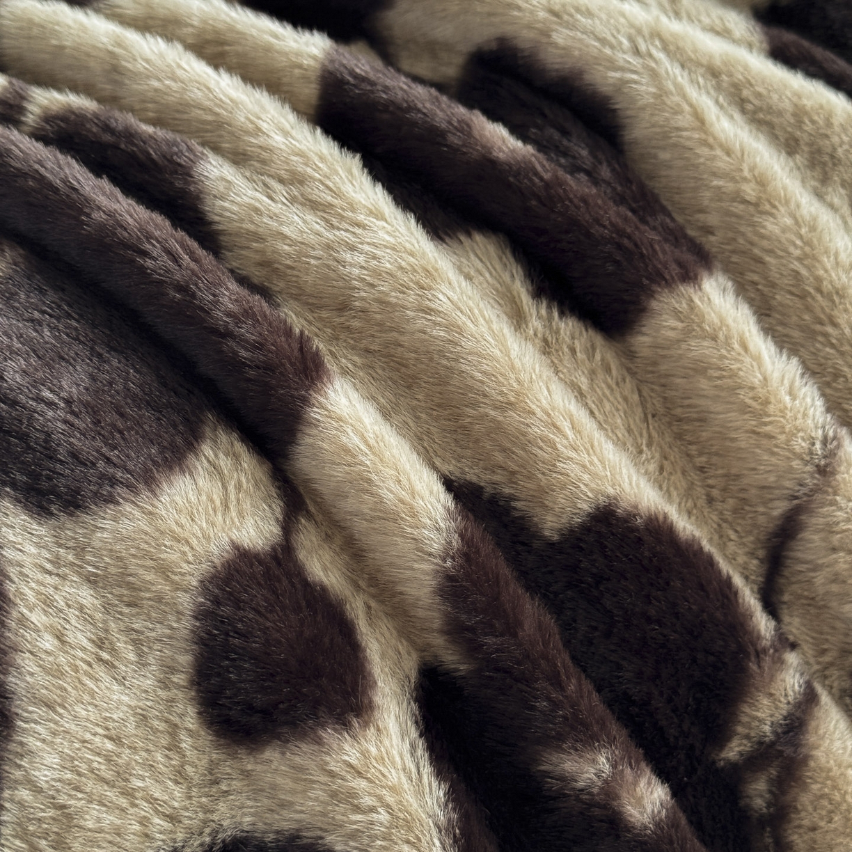 91家纺网 家纺一手货源 找家纺 新印象 2025新款美拉德系列兔毛绒保暖四件套 曼苏