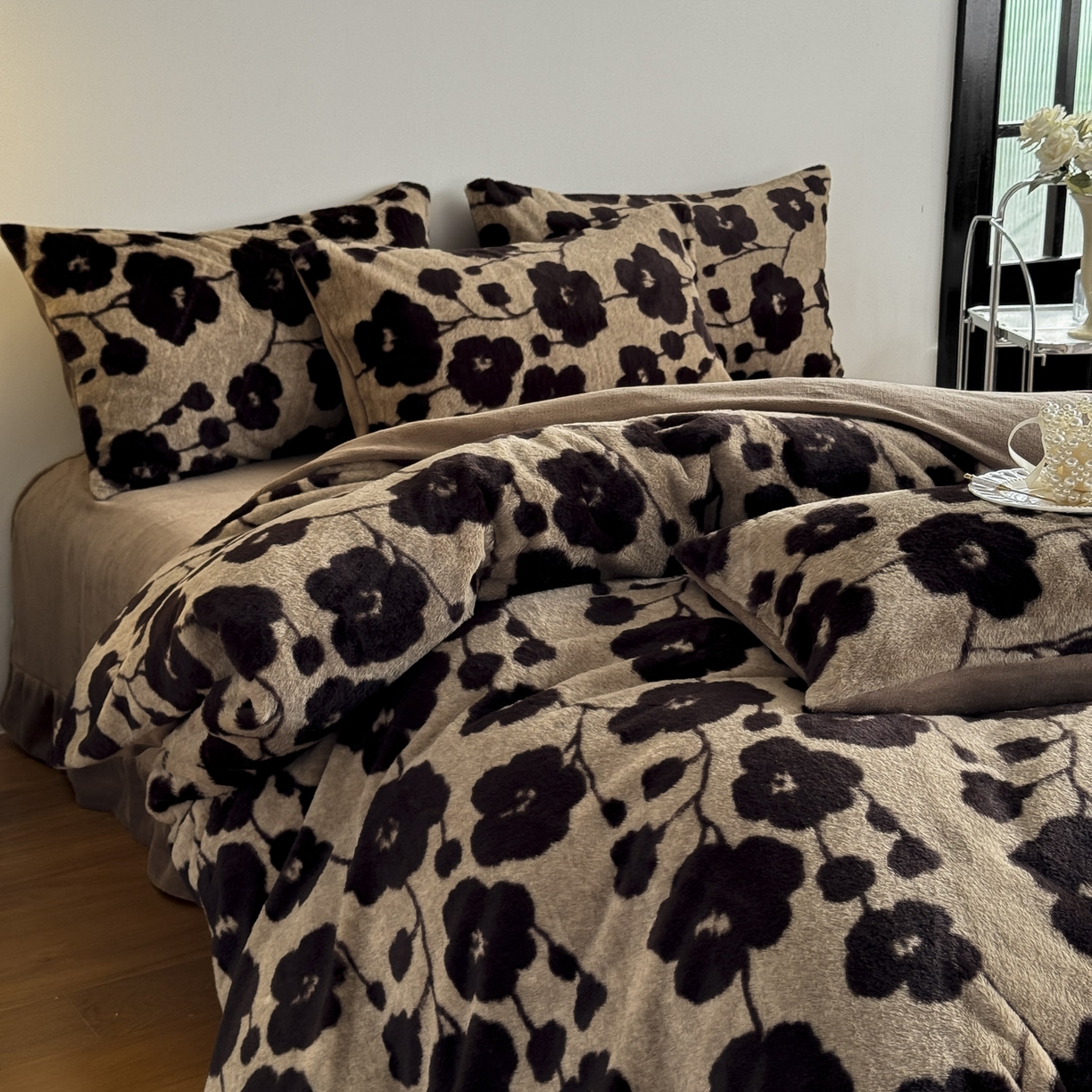 91家纺网 家纺一手货源 找家纺 新印象 2025新款美拉德系列兔毛绒保暖四件套 曼苏