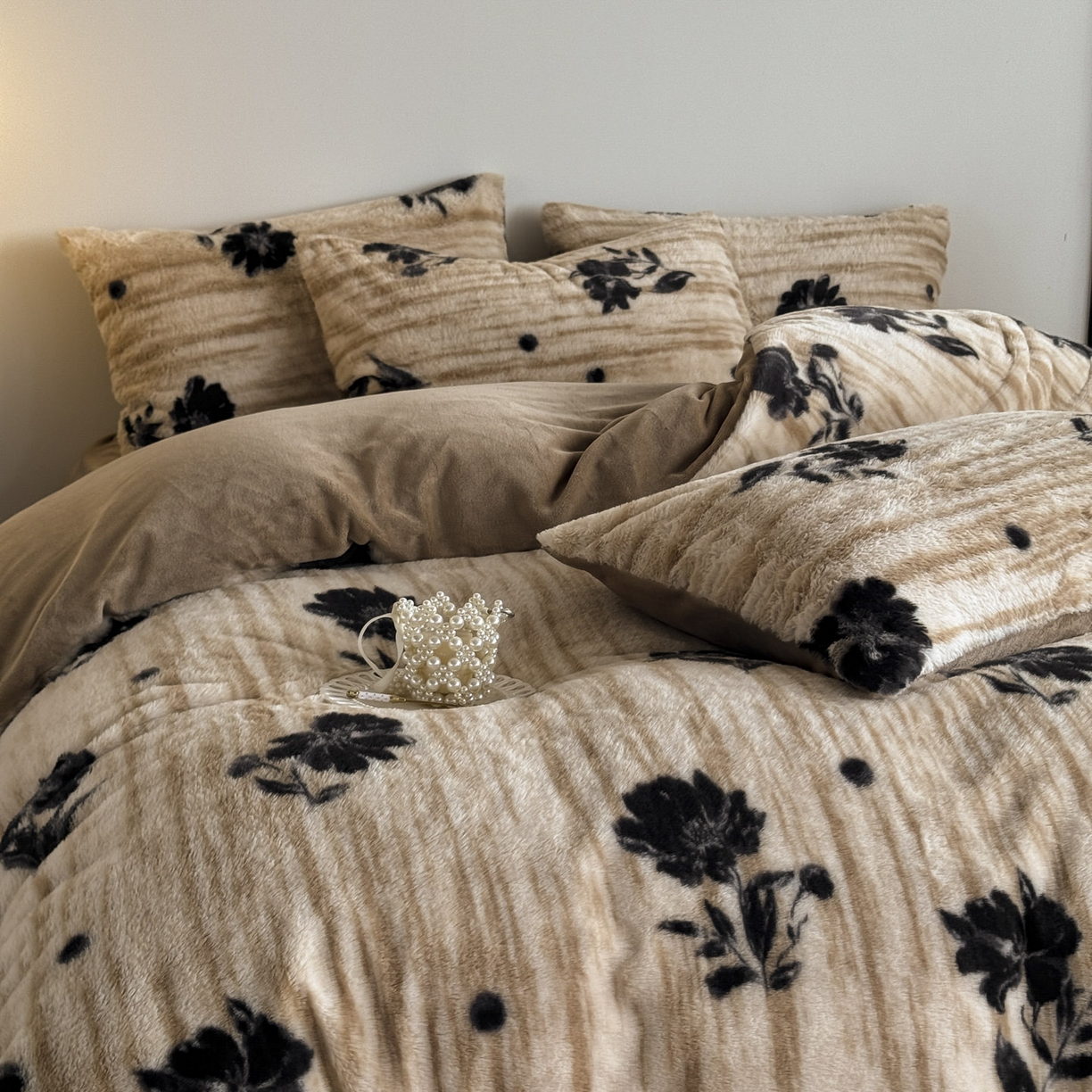 91家纺网 家纺一手货源 找家纺 新印象 2025新款美拉德系列兔毛绒保暖四件套 蔓朵