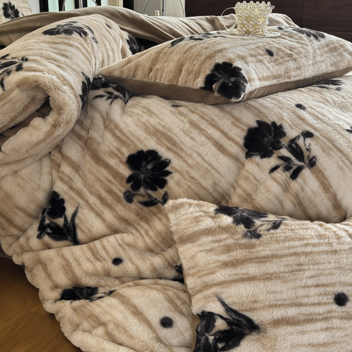 91家纺网 家纺一手货源 找家纺 新印象 2025新款美拉德系列兔毛绒保暖四件套 蔓朵