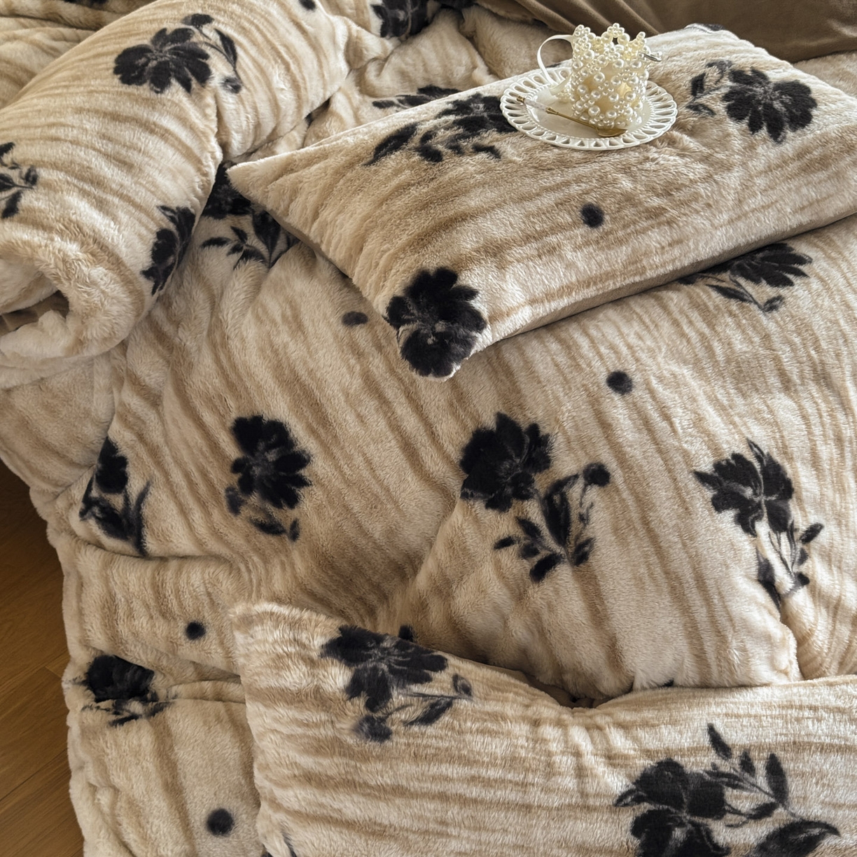 91家纺网 家纺一手货源 找家纺 新印象 2025新款美拉德系列兔毛绒保暖四件套 蔓朵