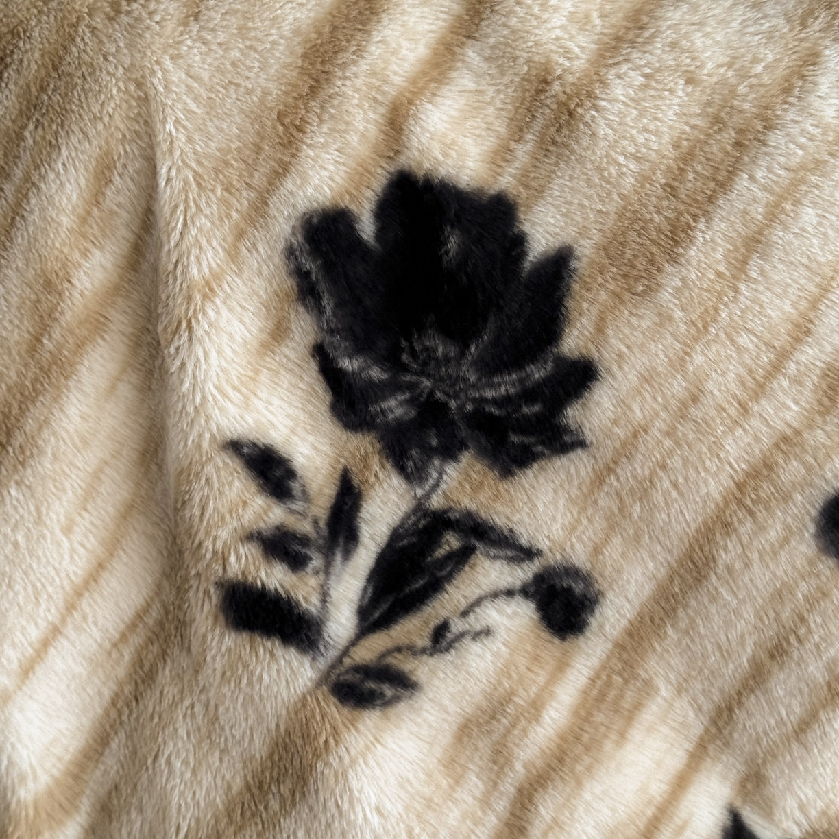 91家纺网 家纺一手货源 找家纺 新印象 2025新款美拉德系列兔毛绒保暖四件套 蔓朵