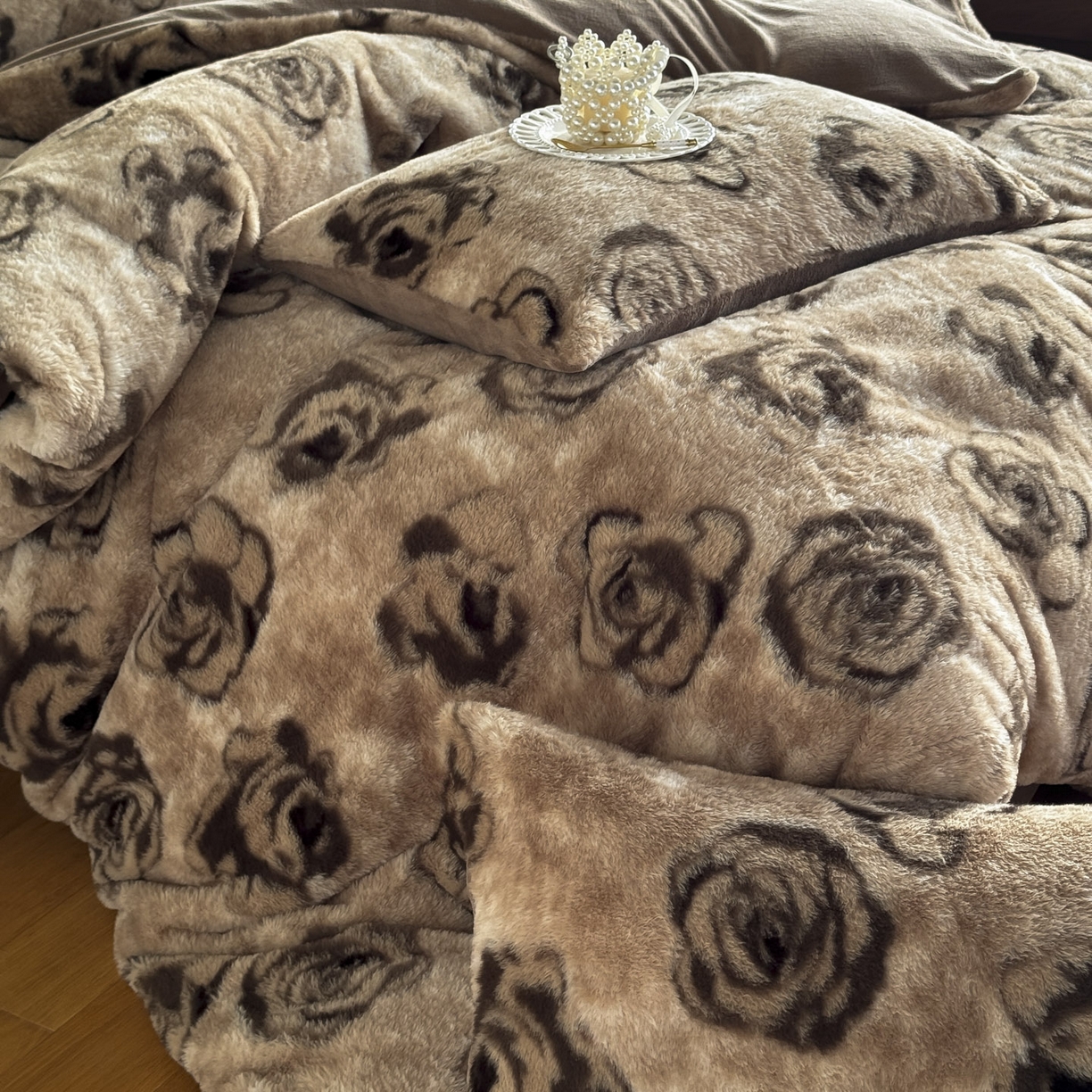 91家纺网 家纺一手货源 找家纺 新印象 2025新款美拉德系列兔毛绒保暖四件套 梦露