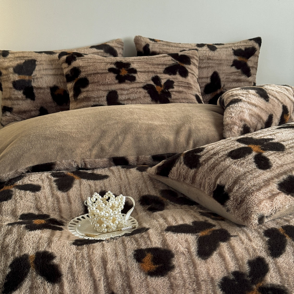 91家纺网 家纺一手货源 找家纺 新印象 2025新款美拉德系列兔毛绒保暖四件套 蜜雅