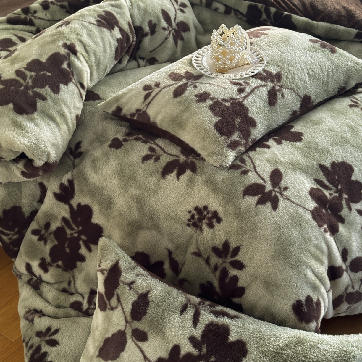 91家纺网 家纺一手货源 找家纺 新印象 2025新款美拉德系列兔毛绒保暖四件套 莫兰朵