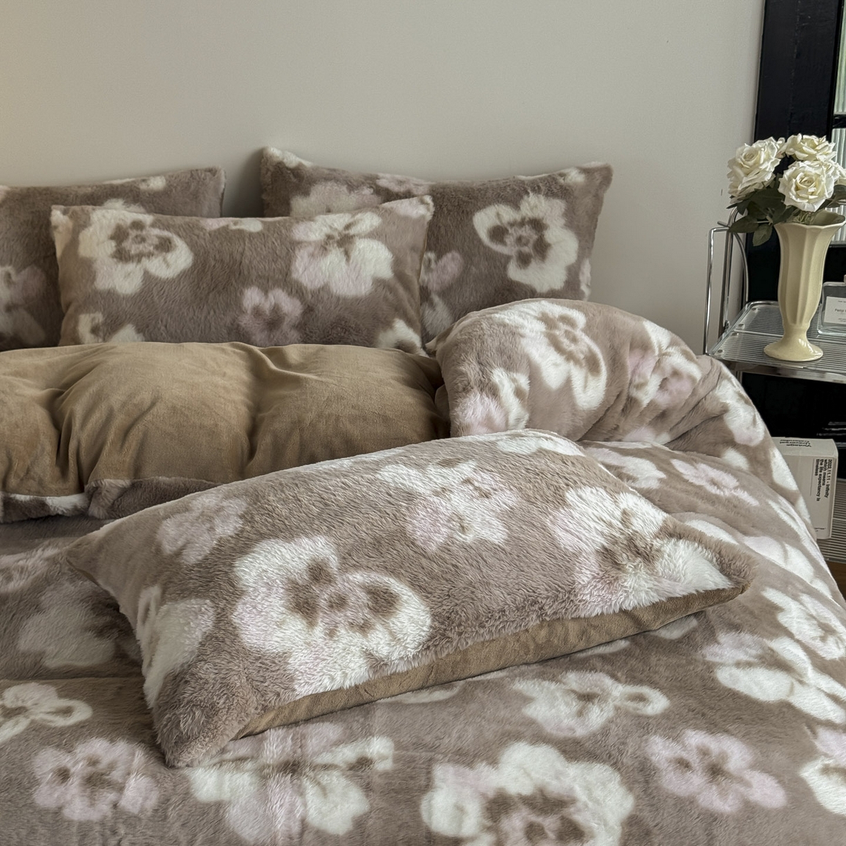 91家纺网 家纺一手货源 找家纺 新印象 2025新款美拉德系列兔毛绒保暖四件套 浅栀