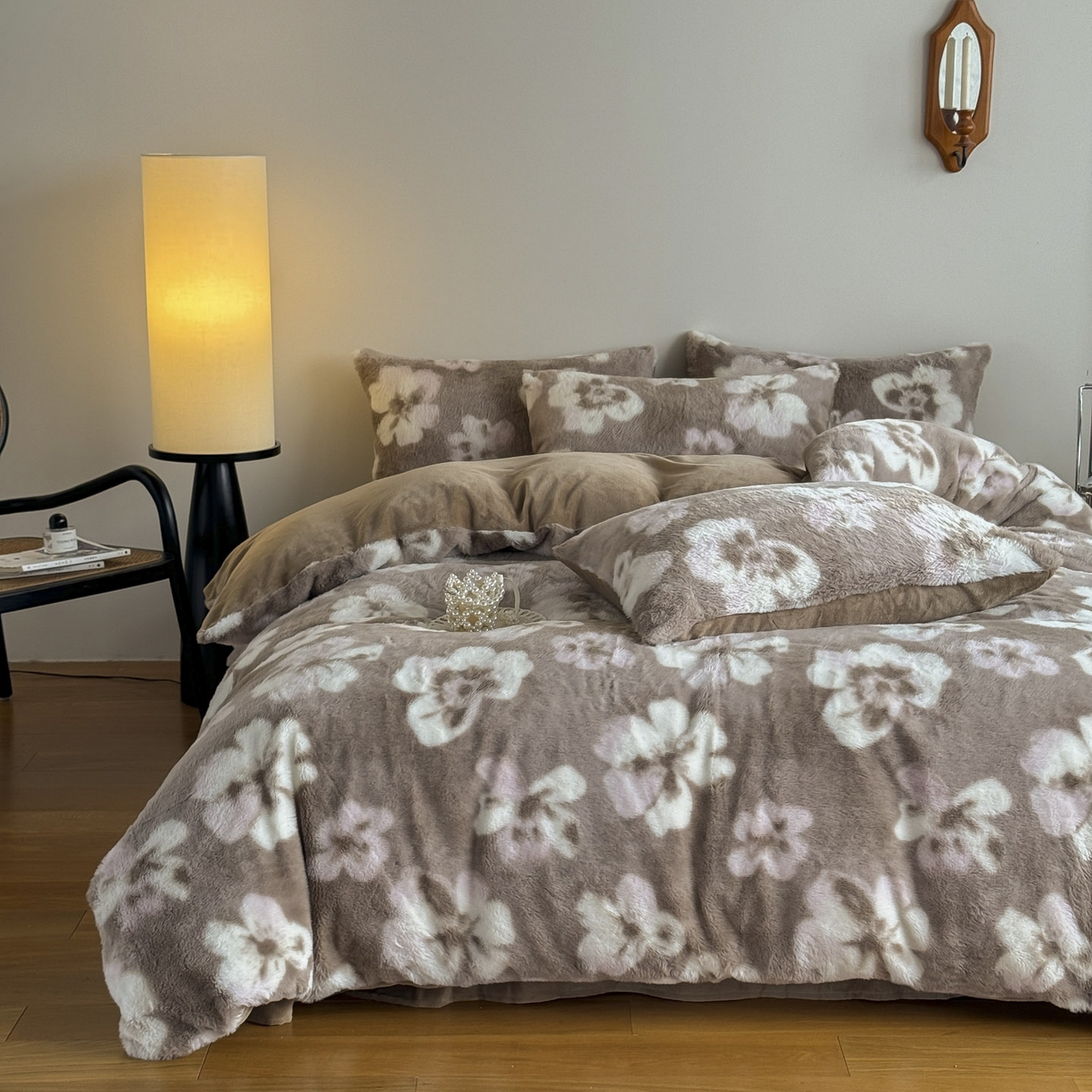 91家纺网 家纺一手货源 找家纺 新印象 2025新款美拉德系列兔毛绒保暖四件套 浅栀