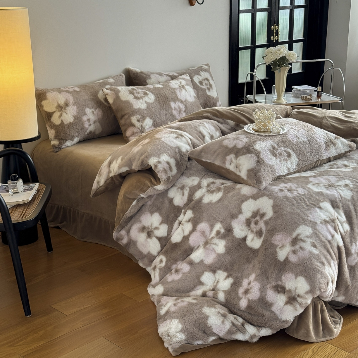 91家纺网 家纺一手货源 找家纺 新印象 2025新款美拉德系列兔毛绒保暖四件套 浅栀