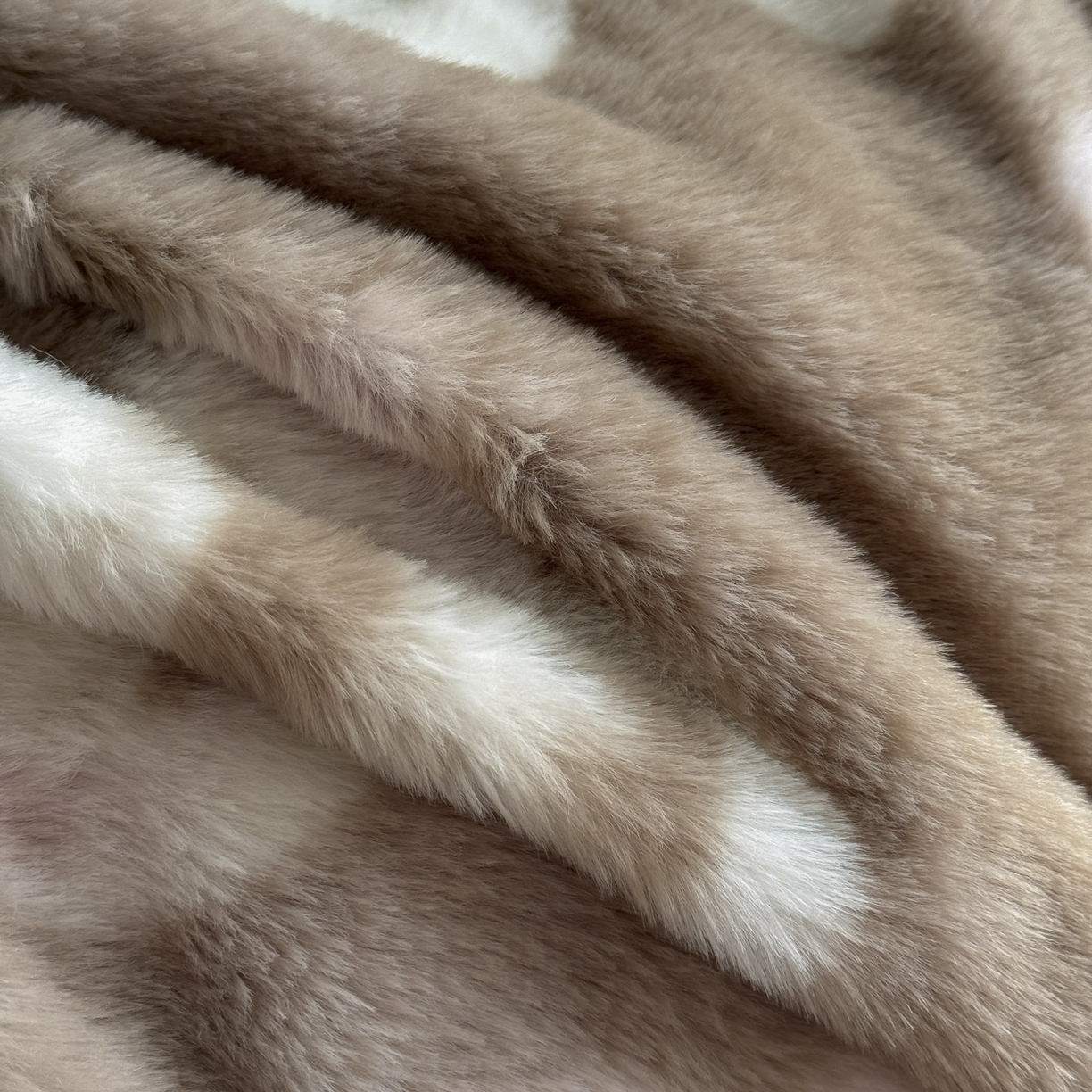 91家纺网 家纺一手货源 找家纺 新印象 2025新款美拉德系列兔毛绒保暖四件套 浅栀