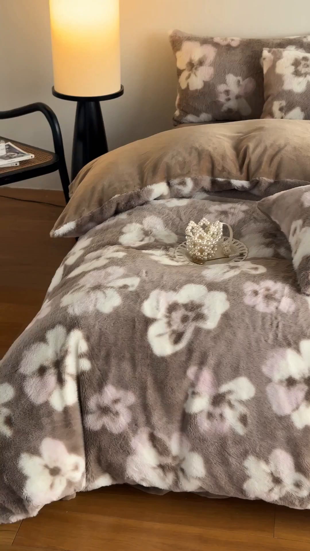 91家纺网 家纺一手货源 找家纺 新印象 2025新款美拉德系列兔毛绒保暖四件套 浅栀