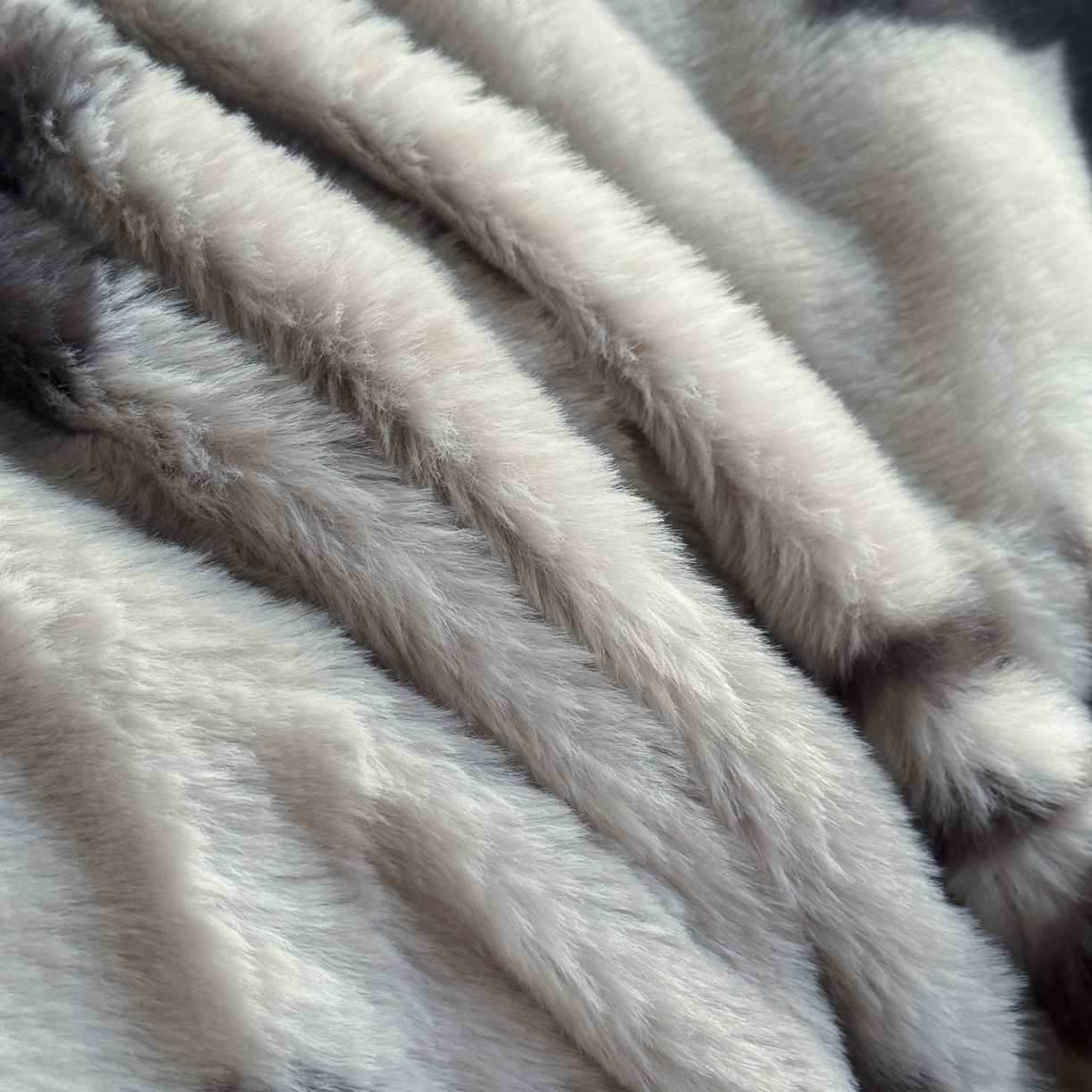 91家纺网 家纺一手货源 找家纺 新印象 2025新款美拉德系列兔毛绒保暖四件套 奢香之都