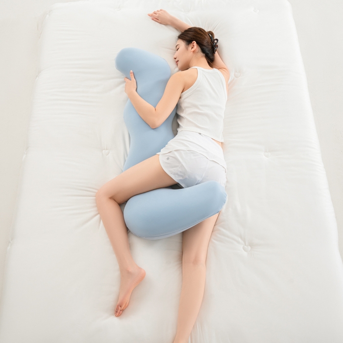 91家纺网 家纺一手货源 找家纺 昕科 2025秋冬升级德绒-海马记忆棉睡觉长抱枕头孕妇枕长条波浪抱枕芯 德绒海马粉-海马德绒替换单枕套