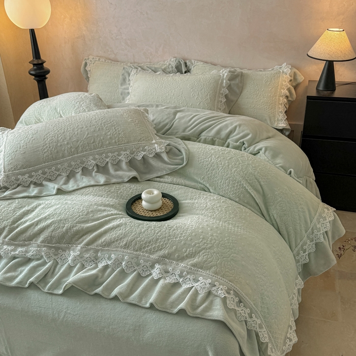 宝薇家纺 2025新款全消光雕花工艺法式花边牛奶绒宝宝绒四件套-艾薇儿 艾薇儿-绿