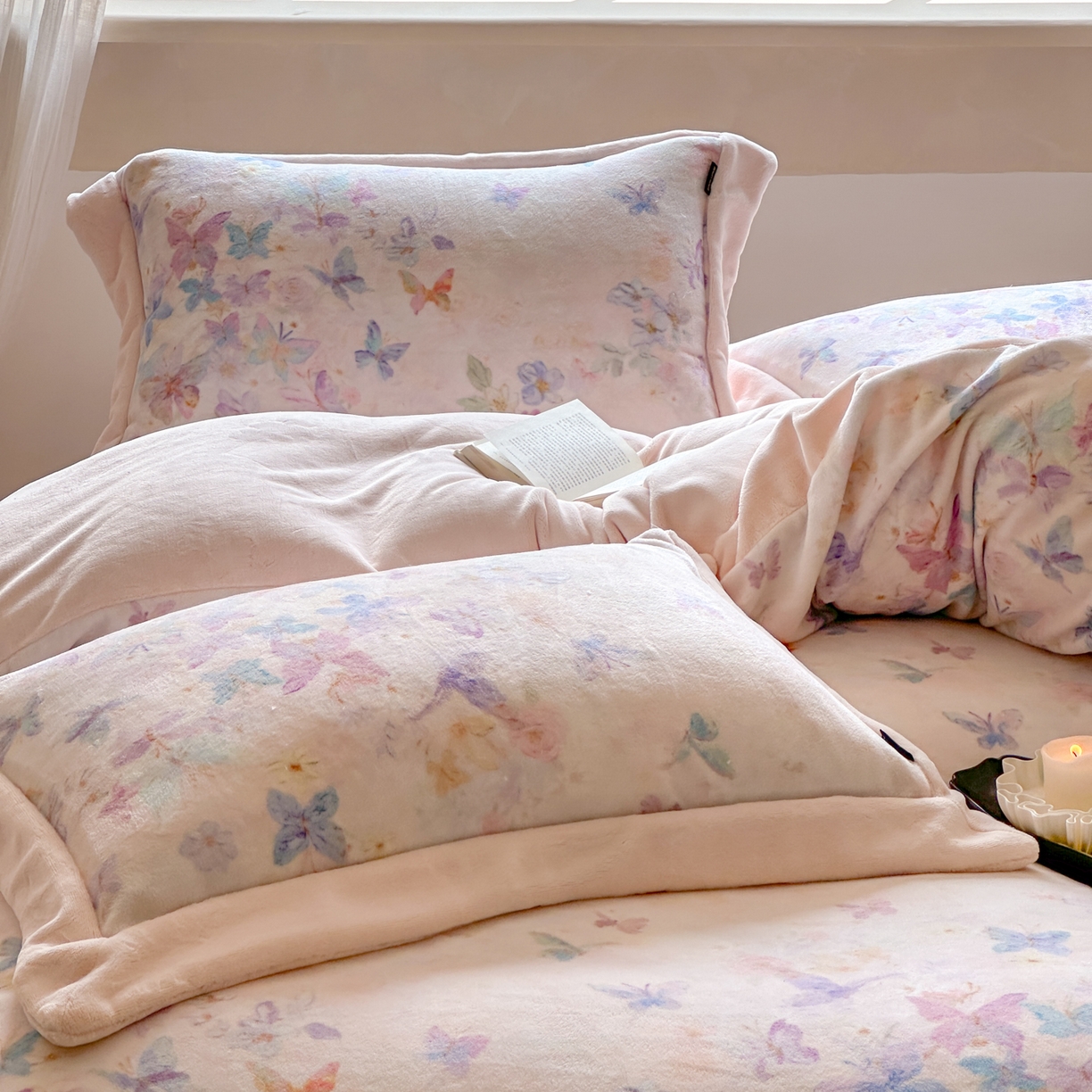 91家纺网 家纺一手货源 找家纺 （总）云栖家居 2025秋冬新款加厚立体消光牛奶绒四件套-迷蝶