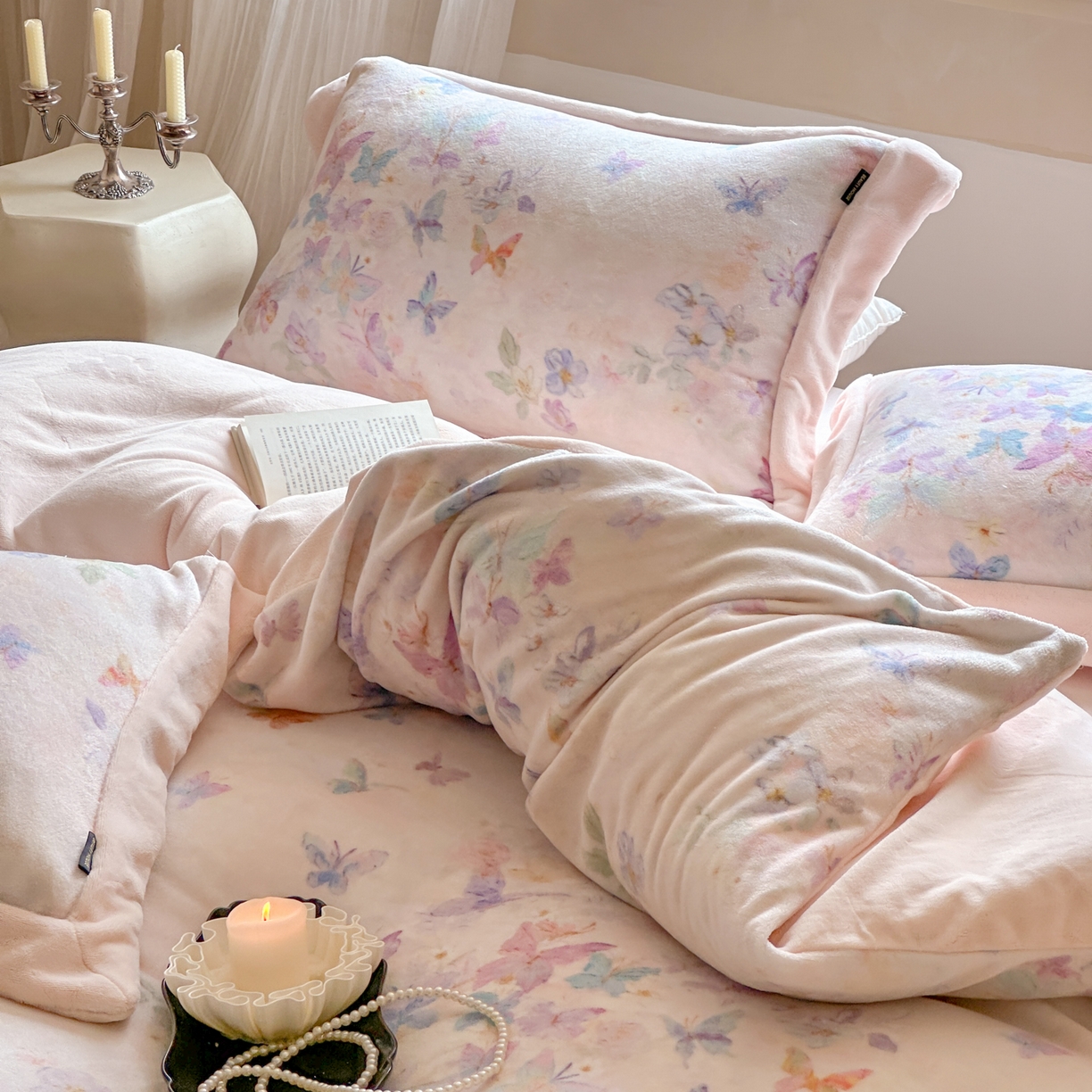 91家纺网 家纺一手货源 找家纺 云栖家居 2025秋冬新款加厚立体消光牛奶绒四件套-迷蝶 迷蝶-玉