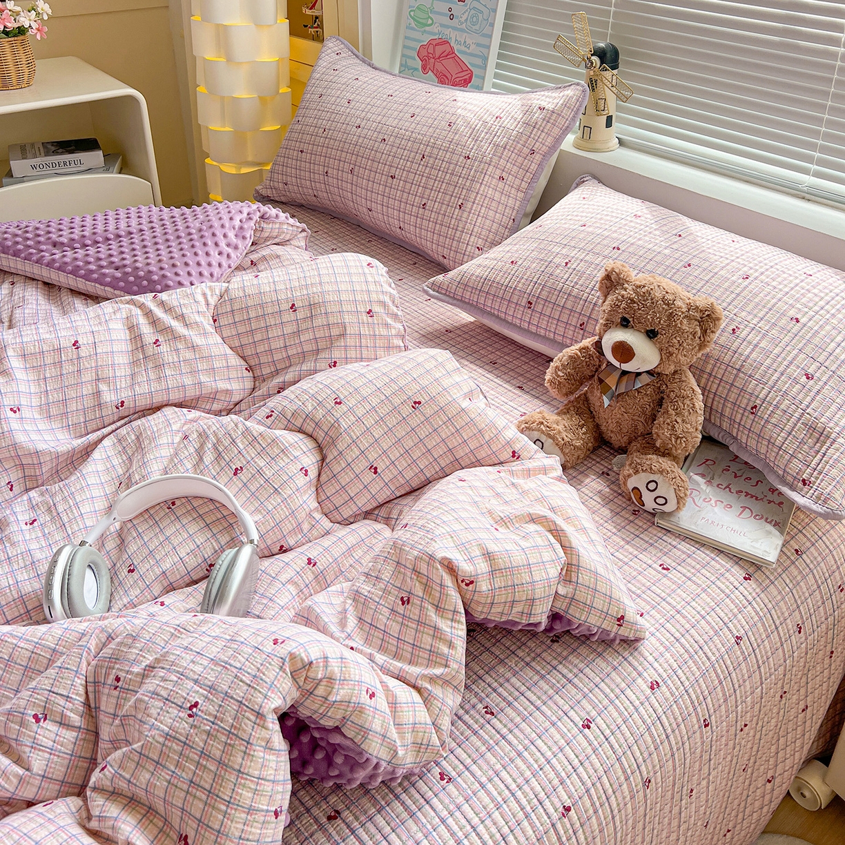 91家纺网 家纺一手货源 找家纺 （总）暖芯优选 2025新款木棉双层纱ins少女心可爱系加厚豆豆冬被四件套床盖三件套暖梦系列（小红书推荐）