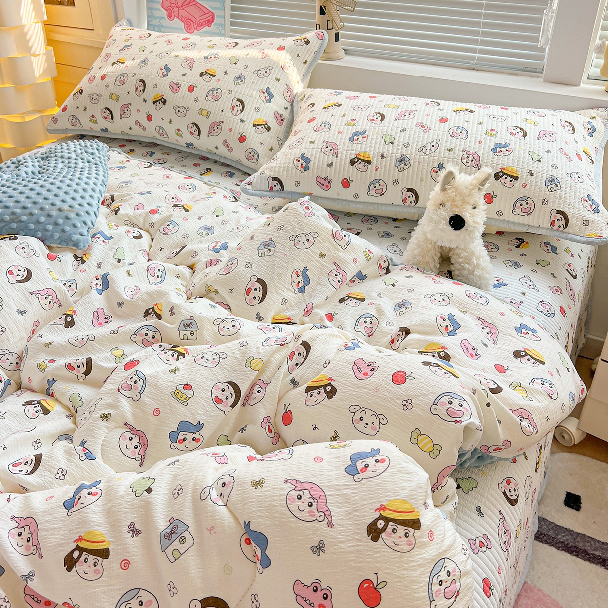 91家纺网 家纺一手货源 找家纺 暖芯优选 2025新款木棉印花床盖三件套 快乐小新