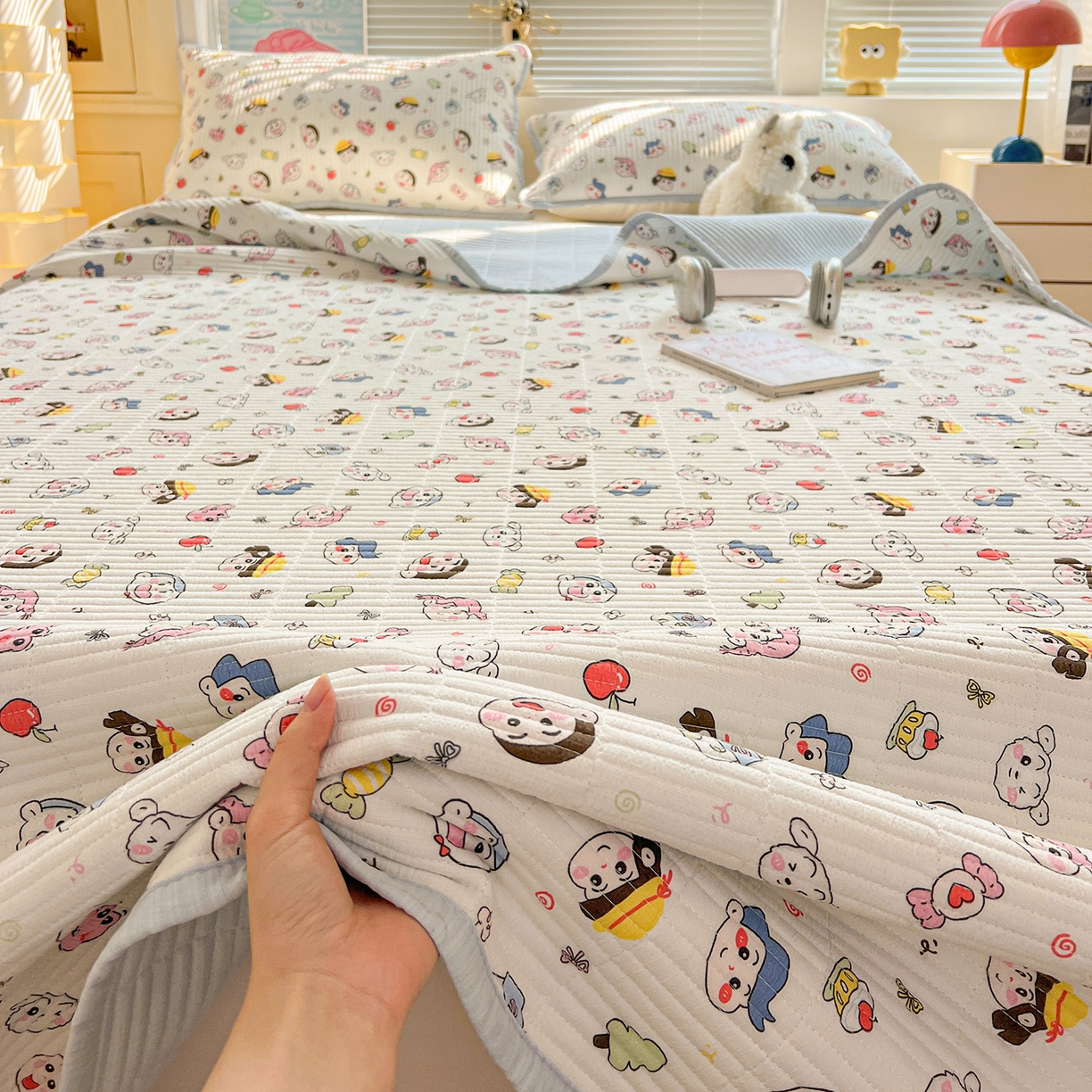 91家纺网 家纺一手货源 找家纺 暖芯优选 2025新款木棉双层纱ins少女心可爱系加厚豆豆冬被四件套床盖三件套暖梦系列（小红书推荐） 快乐小新