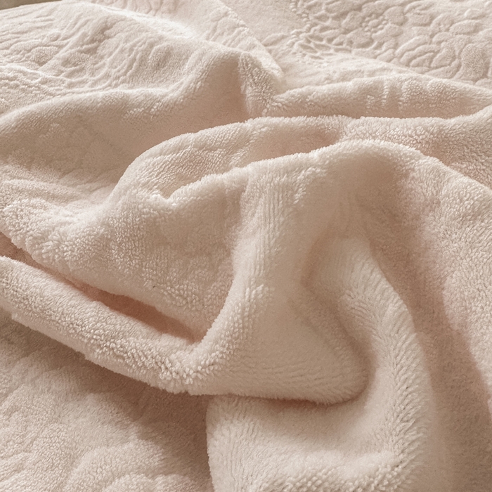 91家纺网 家纺一手货源 找家纺 宝薇 2025新款全消光雕花工艺法式花边牛奶绒宝宝绒四件套-艾薇儿 艾薇儿-玉