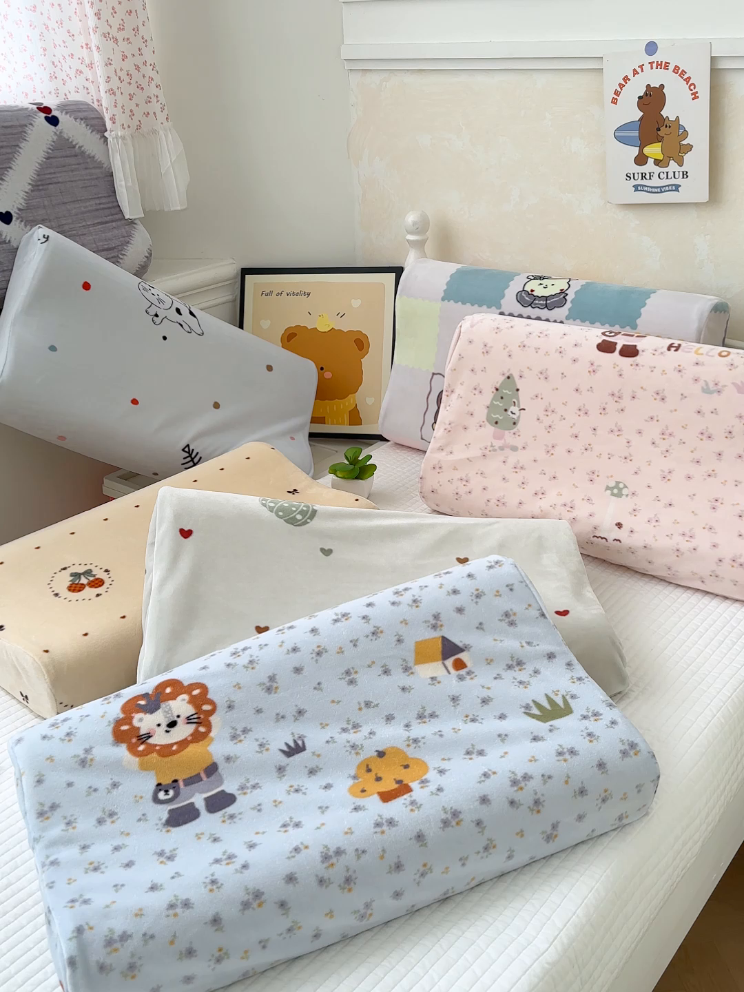 91家纺网 家纺一手货源 找家纺 良佐生活 2025新款宝宝绒乳胶枕套 猫咪历险记