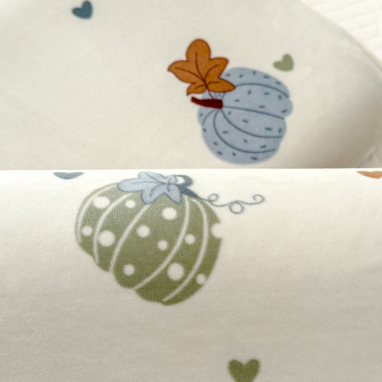 91家纺网 家纺一手货源 找家纺 良佐生活 2025新款宝宝绒乳胶枕套 南瓜派对