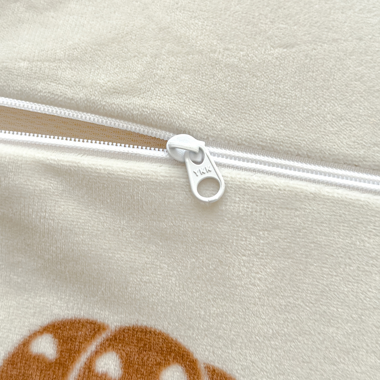 91家纺网 家纺一手货源 找家纺 良佐生活 2025新款宝宝绒乳胶枕套 南瓜派对