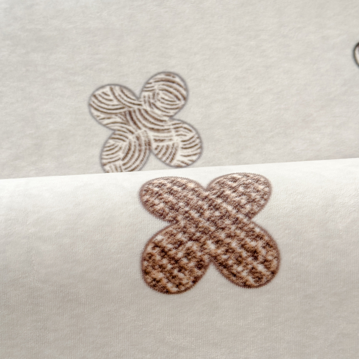 91家纺网 家纺一手货源 找家纺 良佐生活 2025新款宝宝绒乳胶枕套 四叶草