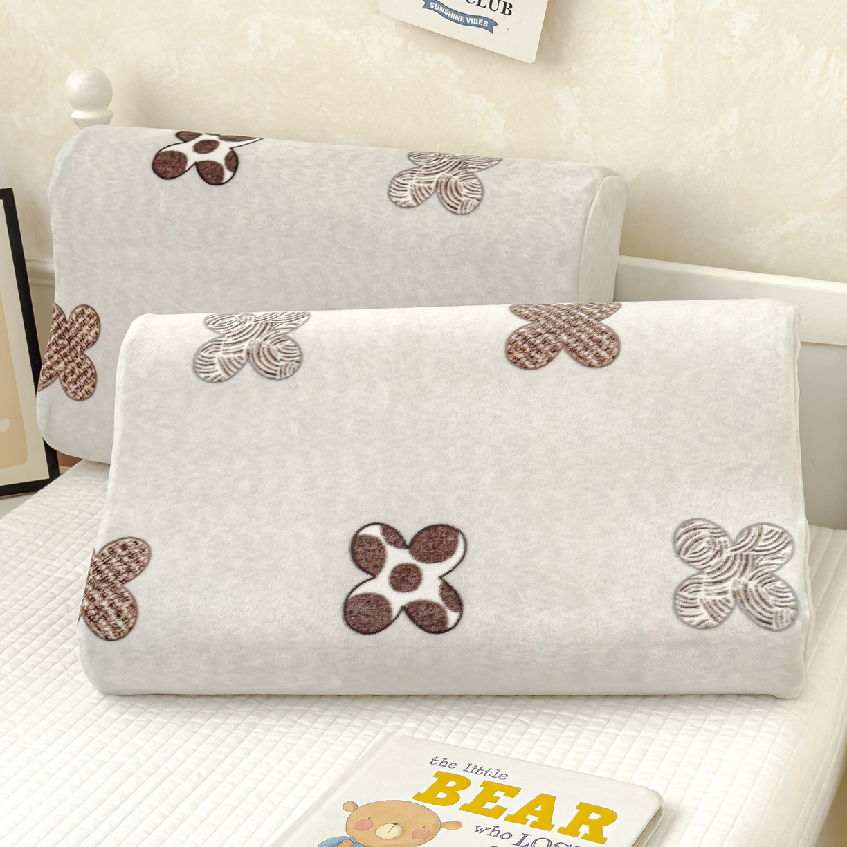 91家纺网 家纺一手货源 找家纺 良佐生活 2025新款宝宝绒乳胶枕套 四叶草