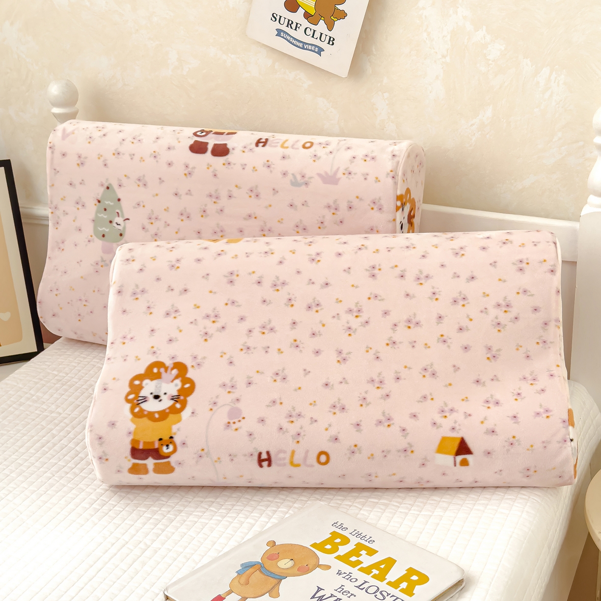 91家纺网 家纺一手货源 找家纺 良佐生活 2025新款宝宝绒乳胶枕套 小狮子乐园-粉