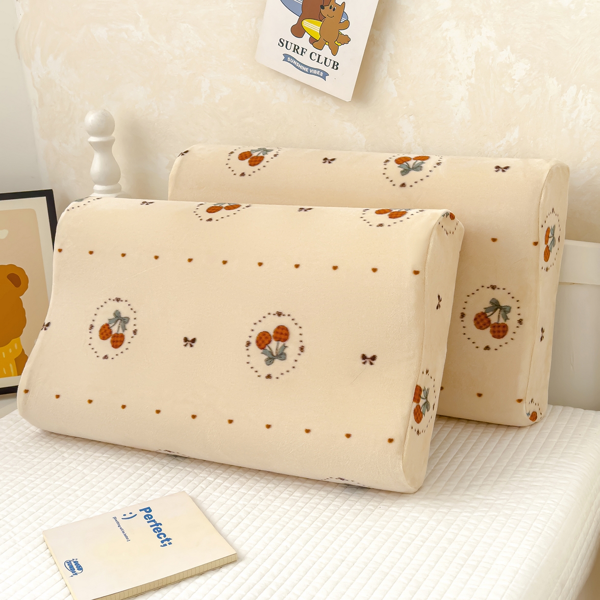 91家纺网 家纺一手货源 找家纺 良佐生活 2025新款宝宝绒乳胶枕套 小樱桃