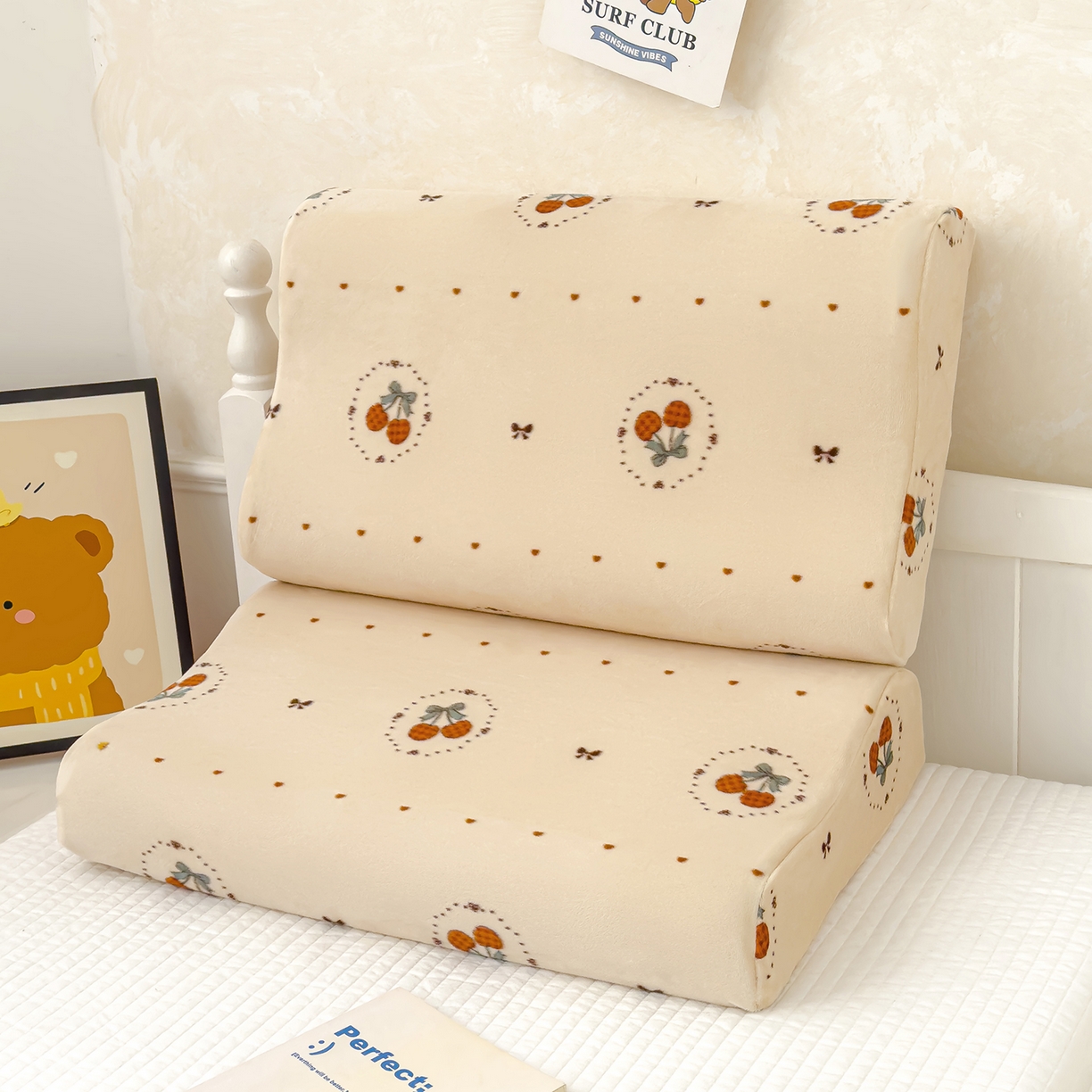 91家纺网 家纺一手货源 找家纺 良佐生活 2025新款宝宝绒乳胶枕套 小樱桃