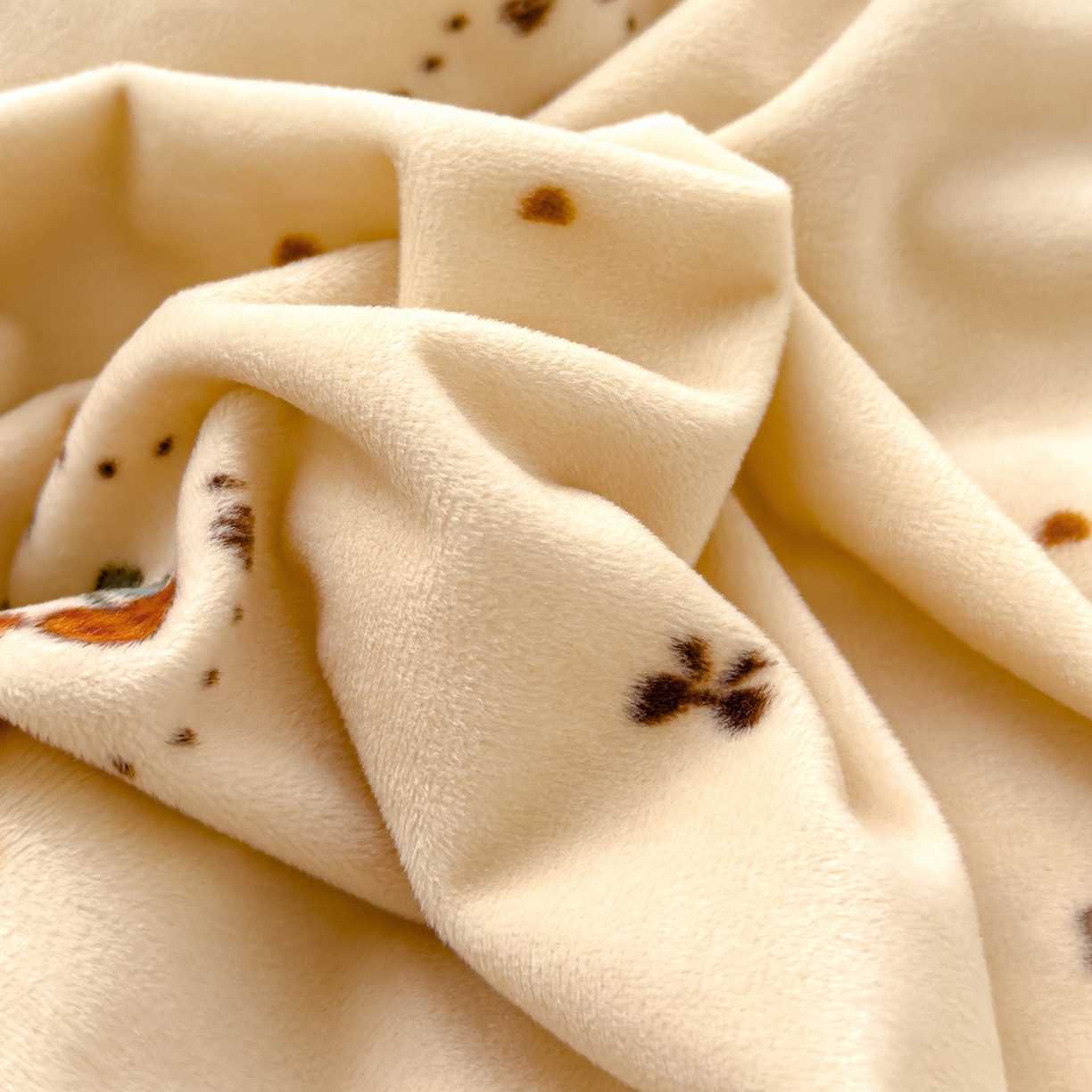 91家纺网 家纺一手货源 找家纺 良佐生活 2025新款宝宝绒乳胶枕套 小樱桃