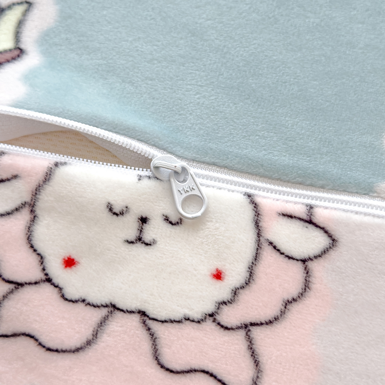 91家纺网 家纺一手货源 找家纺 良佐生活 2025新款宝宝绒乳胶枕套 游园会