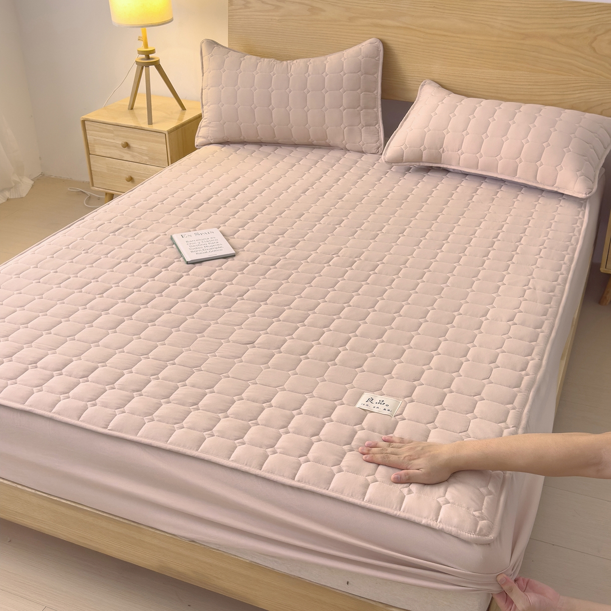 91家纺网 家纺一手货源 找家纺 富阿娜家纺 2025新款A类抗菌夹棉单床笠三件套  围布30cm 良品-卡其