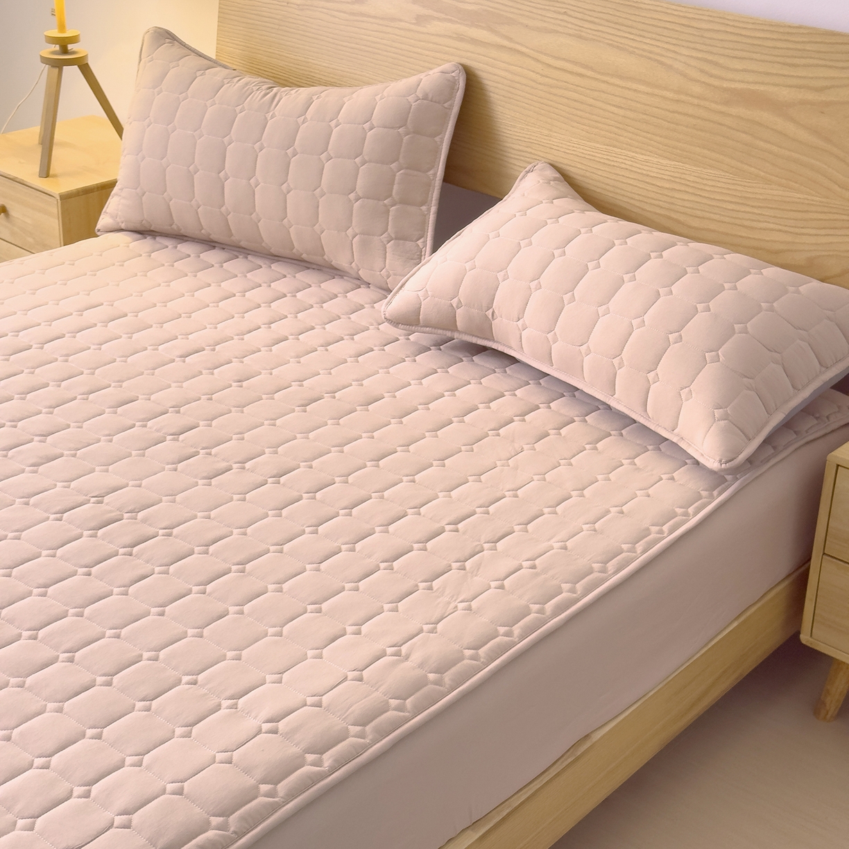 91家纺网 家纺一手货源 找家纺 富阿娜家纺 2025新款A类抗菌夹棉单床笠三件套  围布30cm 良品-卡其