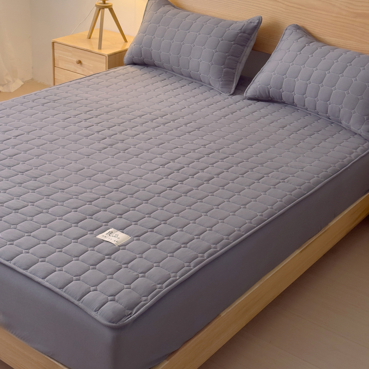 91家纺网 家纺一手货源 找家纺 富阿娜家纺 2025新款A类抗菌夹棉单床笠三件套  围布30cm 良品-深灰