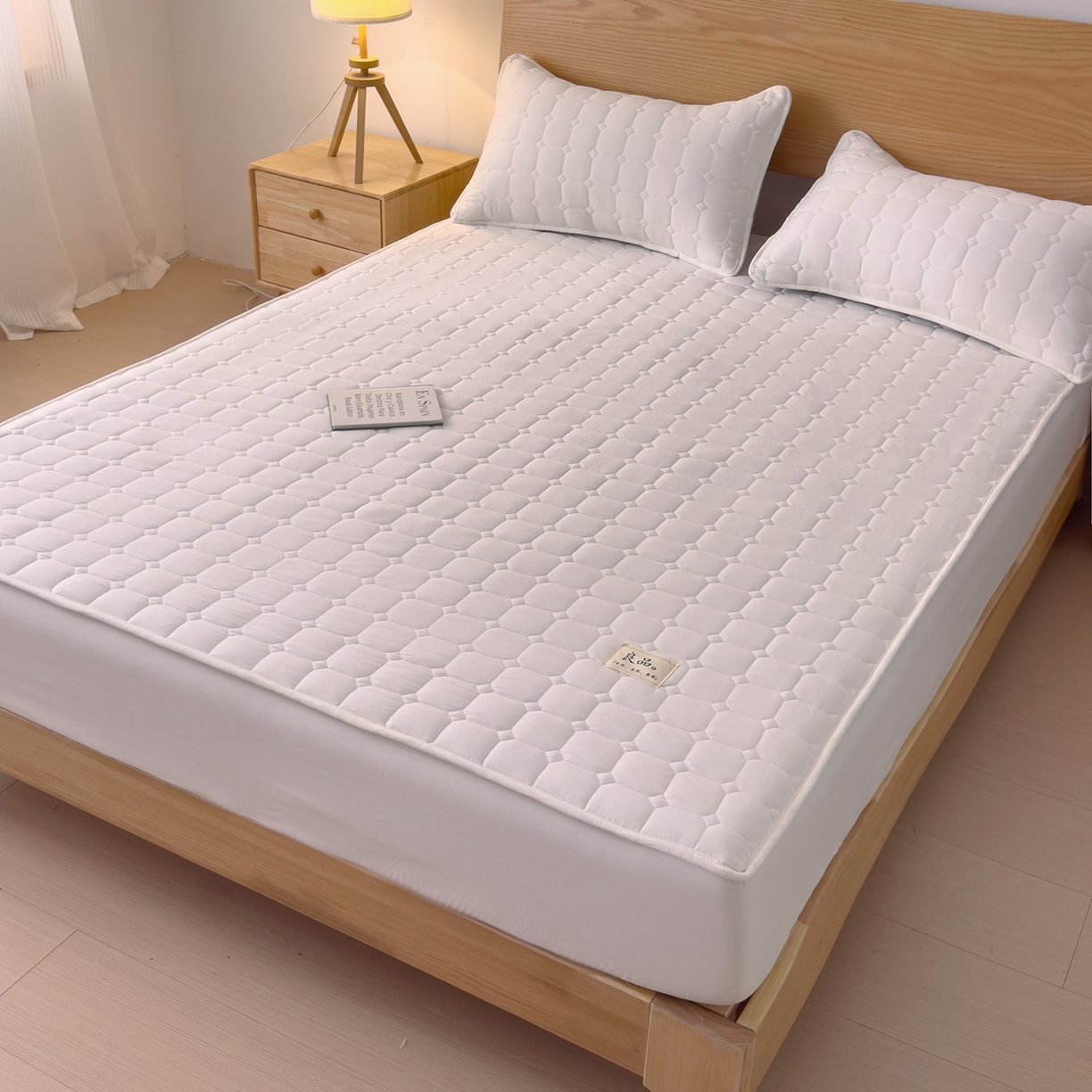 91家纺网 家纺一手货源 找家纺 富阿娜家纺 2025新款A类抗菌夹棉单床笠三件套  围布30cm 良品-云朵白