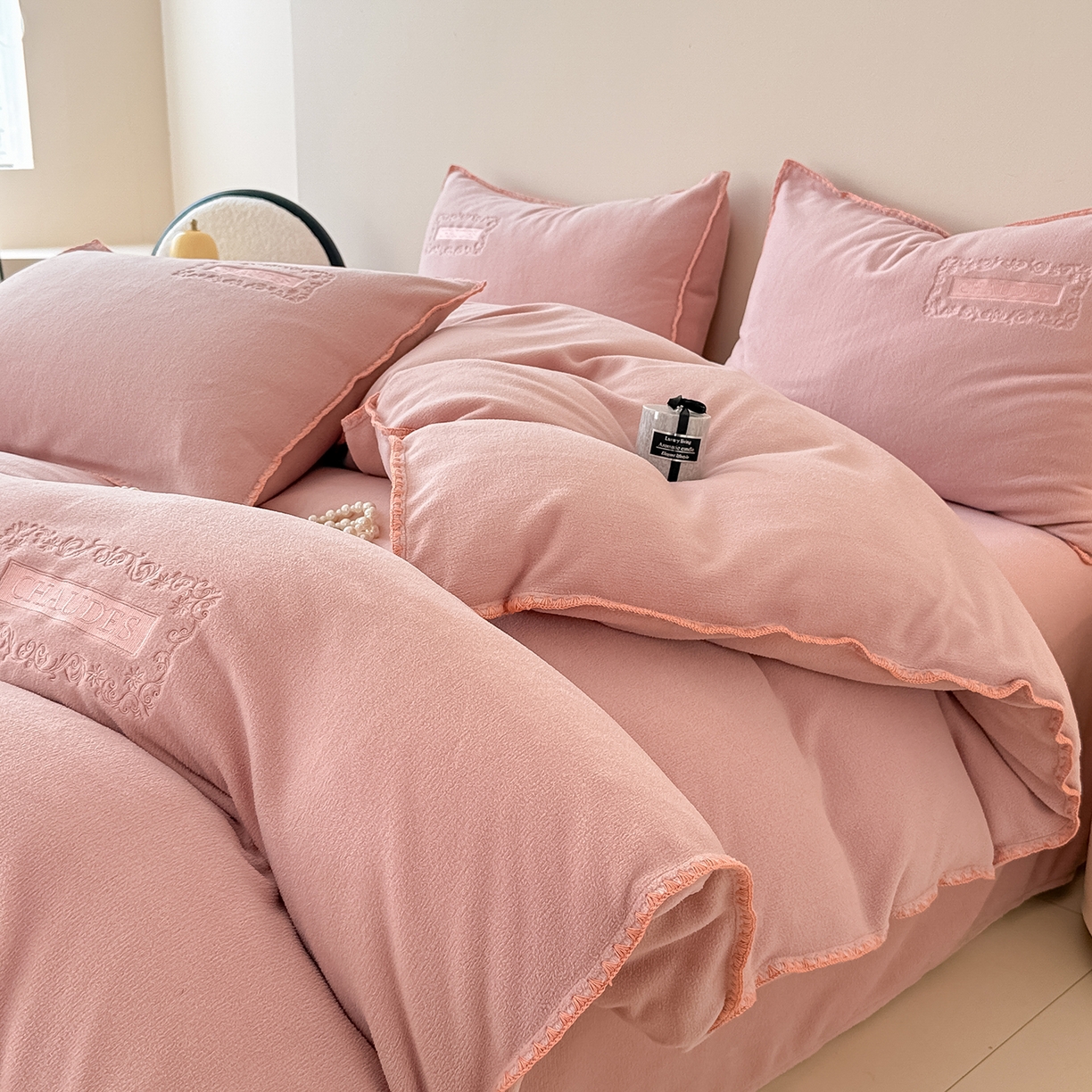 典曼家纺 2025新款A类贝壳绣纯色海獭绒四件套 玫瑰粉